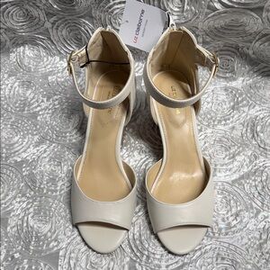 Liz Claiborne Cream Ankle Strap Heels Memory Foam